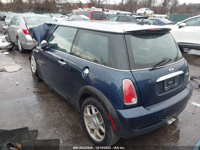 2006 MINI COOPER S WMWRE33516TJ38460 Photo 2