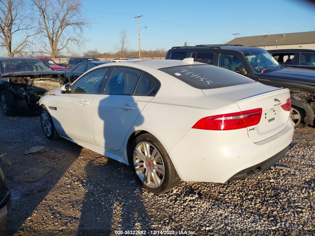 2017 JAGUAR XE SAJAF4BNXHA944155 Photo 2