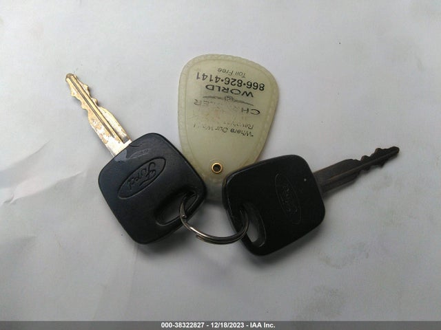 2001 FORD FOCUS ZX3 VIN: 3FAFP31381R252201