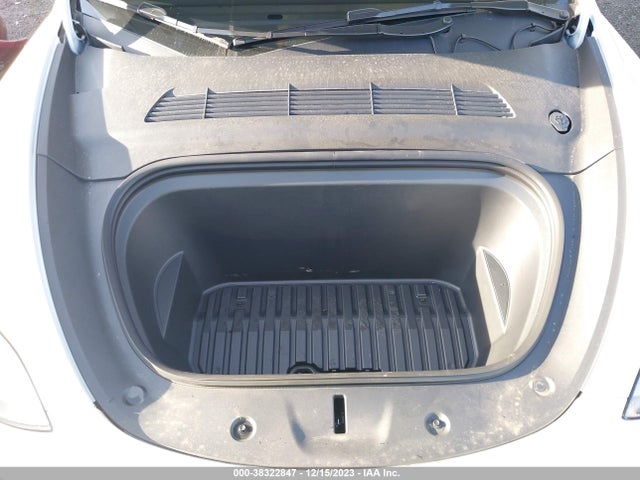 2023 TESLA MODEL Y 7SAYGDEE0PF850784 Photo 9