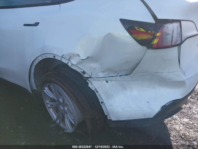 2023 TESLA MODEL Y 7SAYGDEE0PF850784 Photo 5