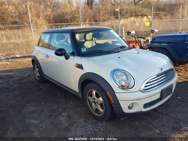 2007 MINI COOPER WMWMF33527TT50924 Photo 0