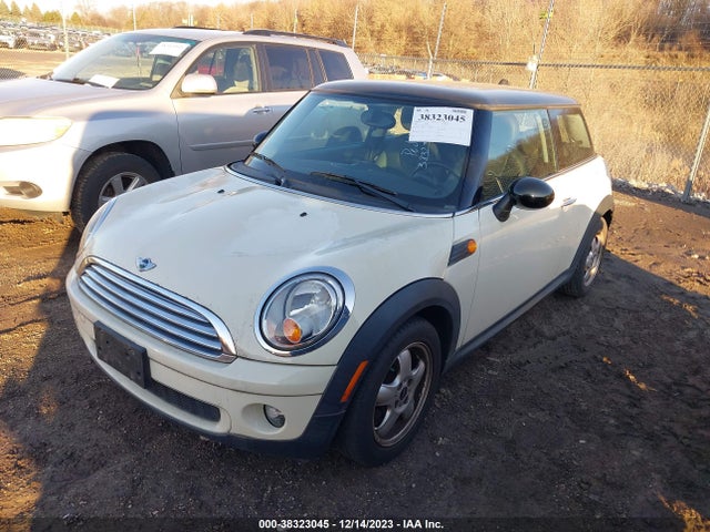 2007 MINI COOPER WMWMF33527TT50924 Photo 1