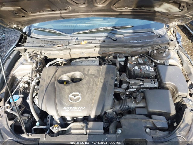 JM1BM1U71E1148752 Mazda 3