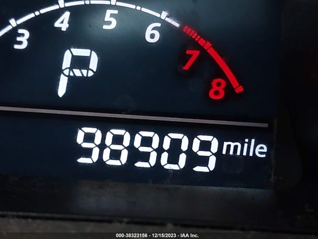 JM1BM1U71E1148752 Mazda 3