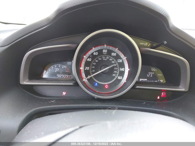 JM1BM1U71E1148752 Mazda 3