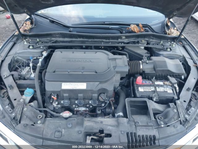 1HGCR3F9XHA014036 Honda Accord Touring V6