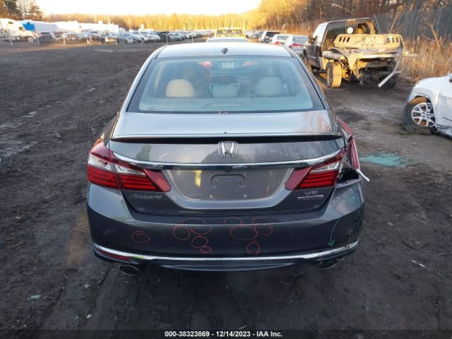 1HGCR3F9XHA014036 Honda Accord Touring V6