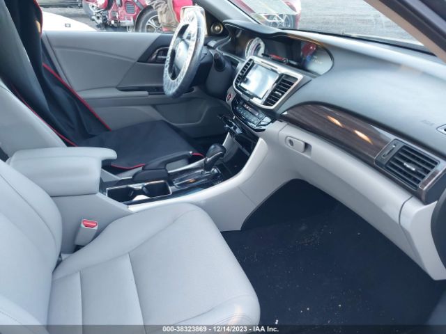 1HGCR3F9XHA014036 Honda Accord Touring V6