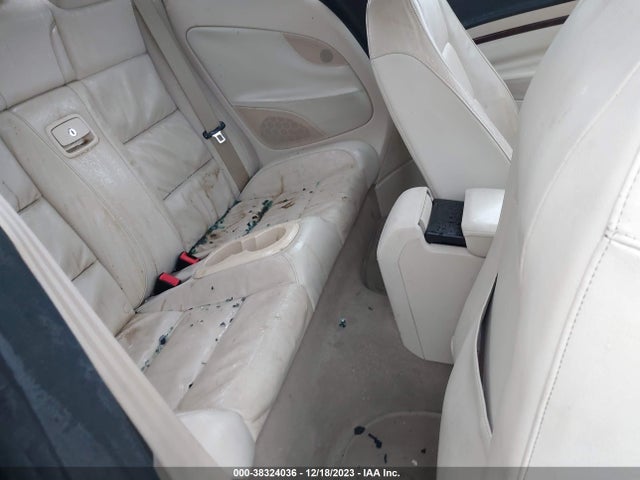 2011 VOLKSWAGEN EOS LUX VIN: WVWFA7AH7BV002161