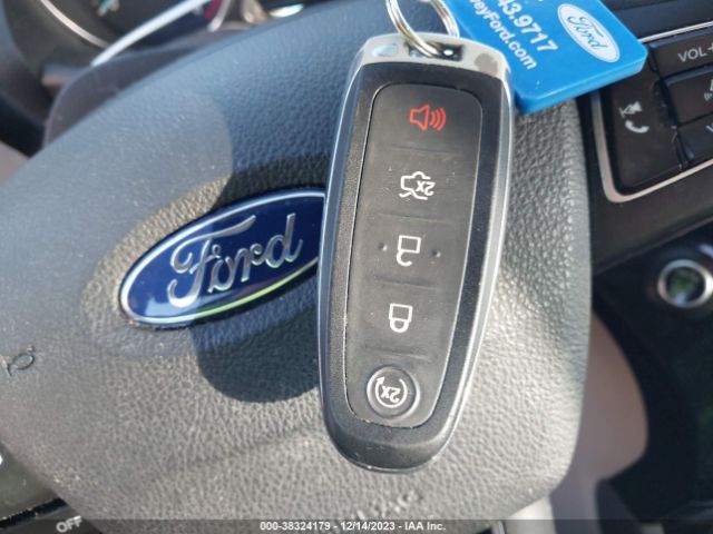 2017 FORD ESCAPE 1FMCU9J99HUC13581 Photo 10