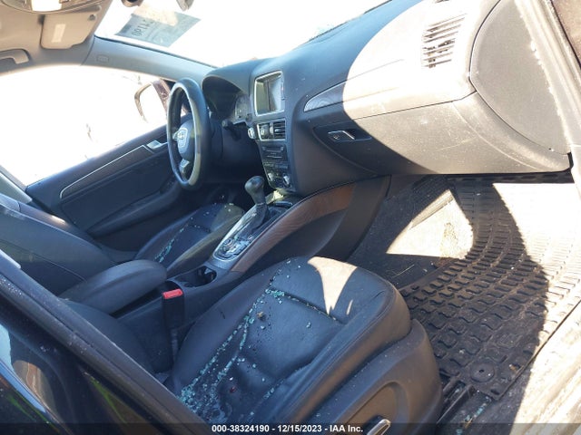 WA1LFAFP9FA143113 Audi Q5 2.0t Premium