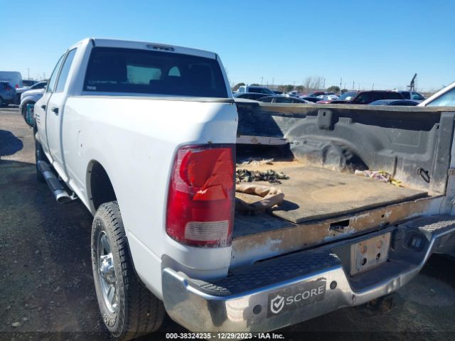 2017 RAM 2500 3C6UR5HL4HG670748 Photo 2