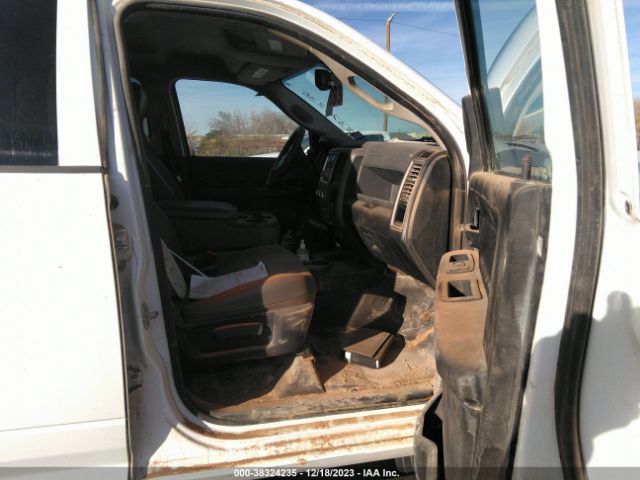 2017 RAM 2500 3C6UR5HL4HG670748 Photo 4