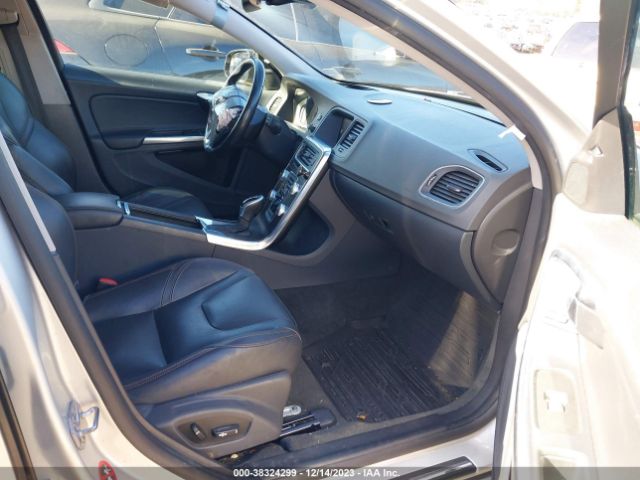 YV4612HKXG1003384 Volvo V60 Cross Country T5