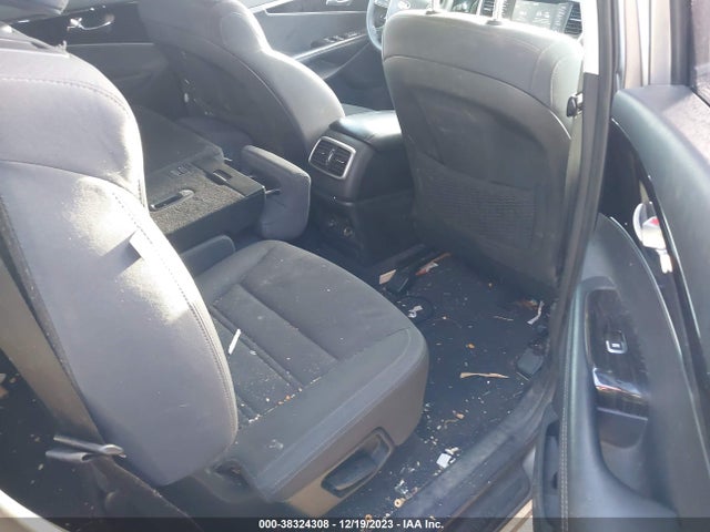2019 KIA SORENTO 2.4L LX VIN: 5XYPG4A38KG456190
