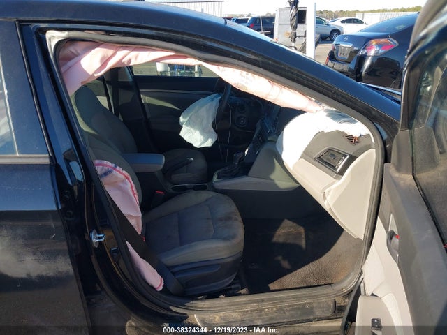 2017 HYUNDAI ELANTRA SE VIN: 5NPD84LFXHH086482