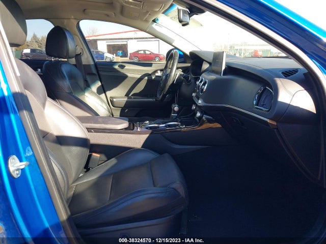 38324570 :رقم المزاد ، KNAE15LA2K6052103 vin ، 2019 Kia Stinger مزاد بيع