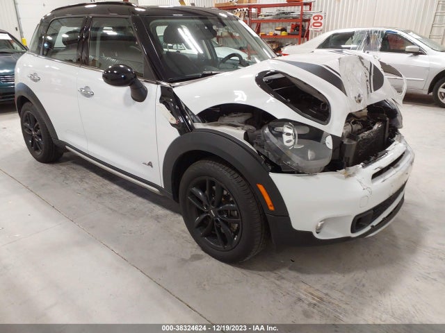 2016 MINI COUNTRYMAN WMWZC5C50GWU21188 Photo 0
