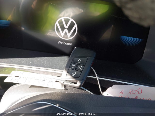 3VVCB7AX2PM114957 Volkswagen Tiguan 2.0t Se R-line Black