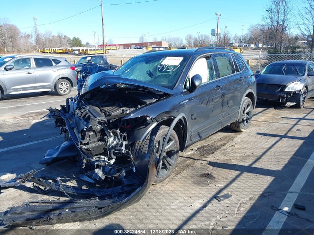 3VVCB7AX2PM114957 Volkswagen Tiguan 2.0t Se R-line Black