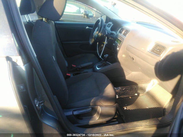3VW2K7AJXEM431031 Volkswagen Jetta 2.0l S