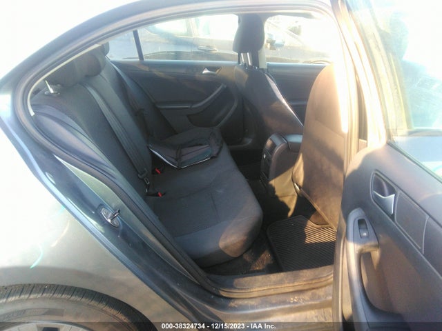 3VW2K7AJXEM431031 Volkswagen Jetta 2.0l S