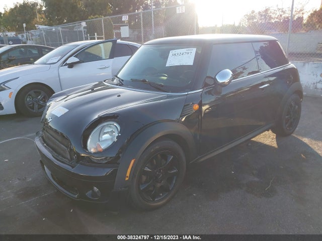2010 MINI COOPER WMWMF3C52ATZ23621 Photo 1