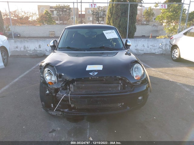 2010 MINI COOPER WMWMF3C52ATZ23621 Photo 5