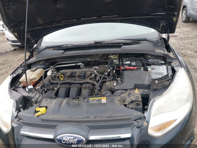 2014 FORD FOCUS SE VIN: 1FADP3F24EL266205