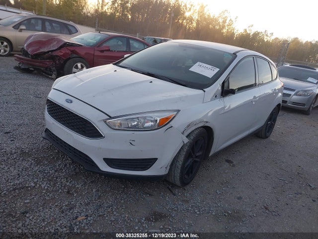 Ford FOCUS SE 2017 1FADP3K2XHL248012 Image 2