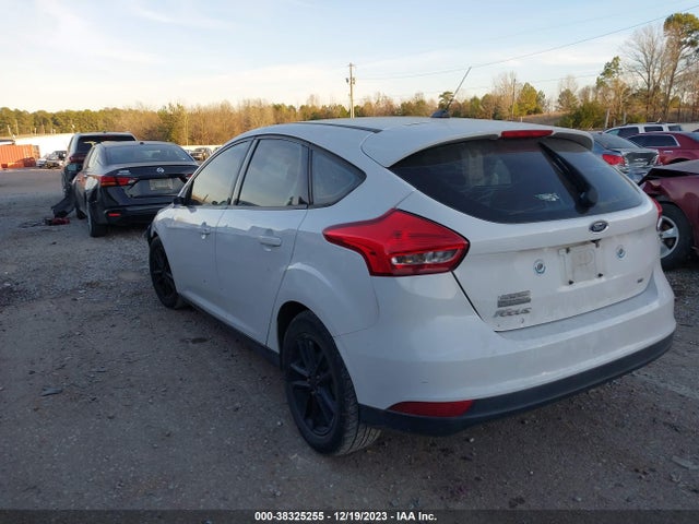 Ford FOCUS SE 2017 1FADP3K2XHL248012 Image 3