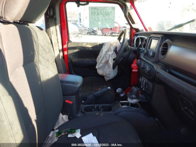 2019 JEEP WRANGLER 1C4GJXAGXKW570944 Photo 4