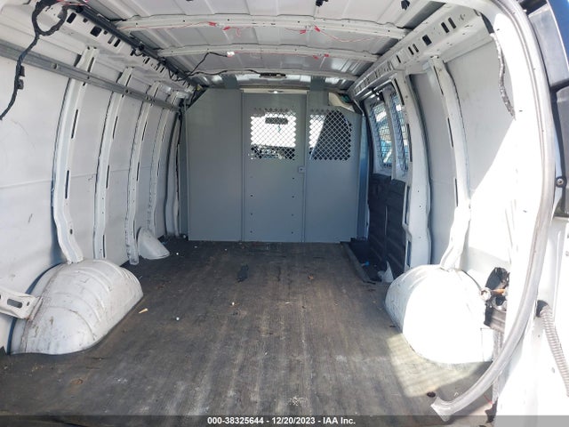 Chevrolet Express 2500 Work Van 2016 1GCWGAFF3G1324992 Image 8