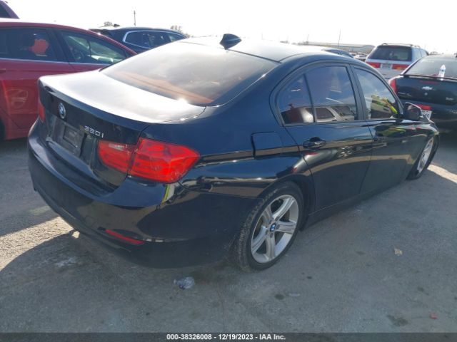 WBA3B1C55FK140902 BMW 320i