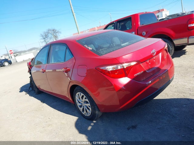 Toyota COROLLA LE 2018 2T1BURHEXJC056598 Image 3