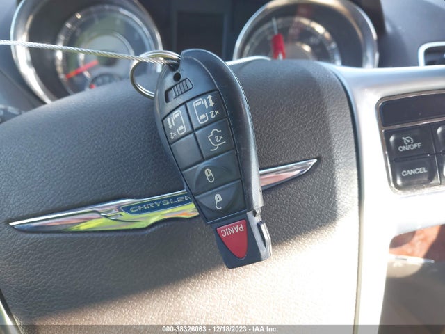 2011 CHRYSLER TOWN & COUNTRY TOURING VIN: 2A4RR5DG3BR745944