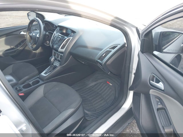 Ford FOCUS SE 2014 1FADP3F28EL350978 Image 5