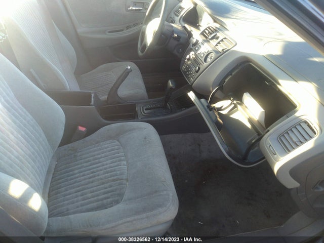 1998 HONDA ACCORD EX VIN: 1HGCG5652WA256413