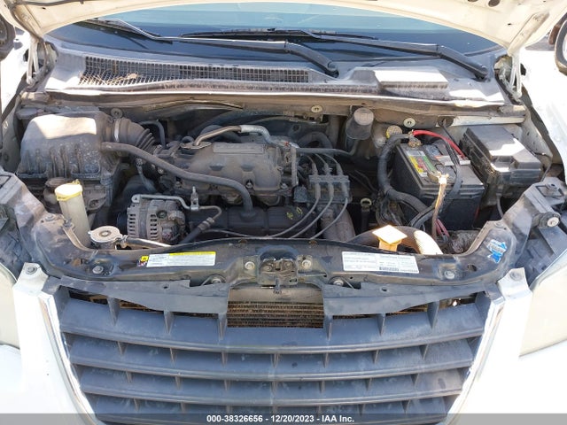 2008 CHRYSLER TOWN & COUNTRY LX VIN: 2A8HR44H38R727238