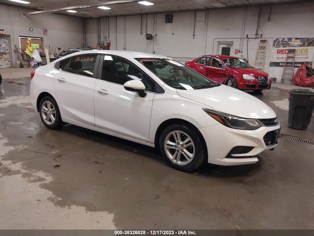 Chevrolet Cruze Lt Auto 2018 1G1BE5SM2J7246945 zdjęcie główne