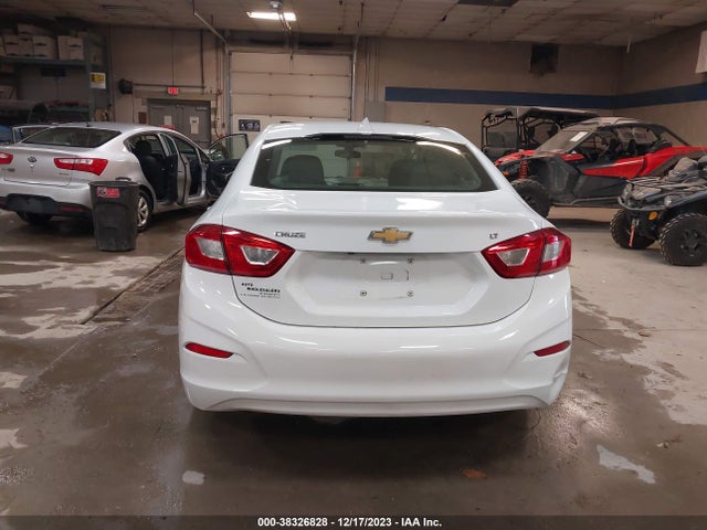 Chevrolet Cruze Lt Auto 2018 1G1BE5SM2J7246945 Image 16