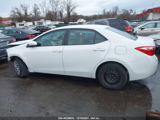2018 TOYOTA COROLLA LE VIN: 2T1BURHE4JC058931