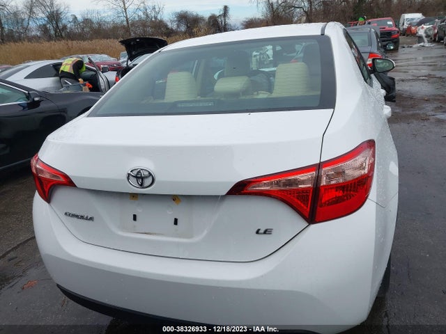 2018 TOYOTA COROLLA LE VIN: 2T1BURHE4JC058931