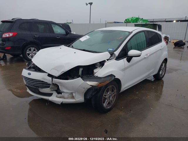 Ford FIESTA SE 2018 3FADP4EJ9JM122740 Image 2