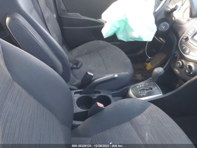 KMHCT5AE6GU279741 Hyundai ACCENT SE