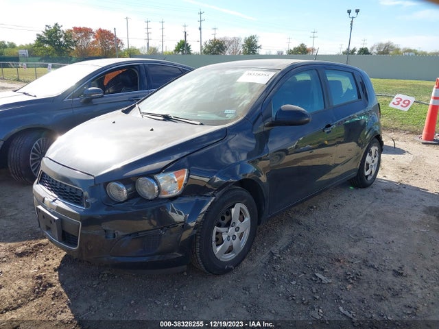 Chevrolet Sonic Ls Auto 2015 1G1JA6SH4F4131286 Image 2