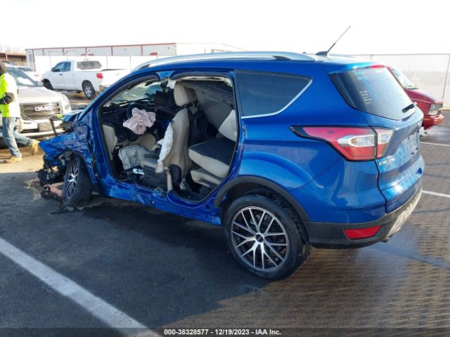 1FMCU0JD5HUE38189 Ford Escape Titanium