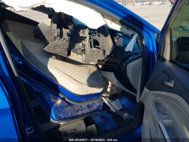 1FMCU0JD5HUE38189 Ford Escape Titanium