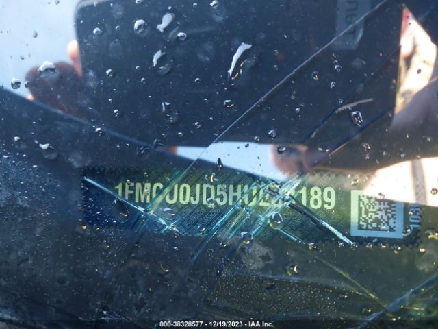 1FMCU0JD5HUE38189 Ford Escape Titanium